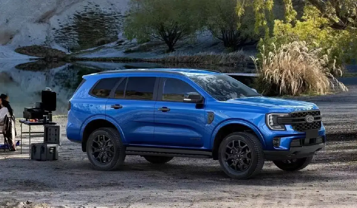 Ford - Endeavour Titanium 2.0 42 - Luxury SUV Car Rentals - Preowned SUV Car - Exclusive Concierge Club.webp